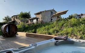 Gîte de charme pour couple avec sauna et jacuzzi extérieurs privatifs