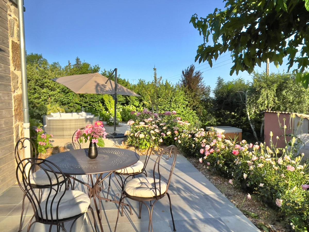 Gîte de charme pour couple avec sauna et jacuzzi extérieurs privatifs Peaugres Extérieur photo