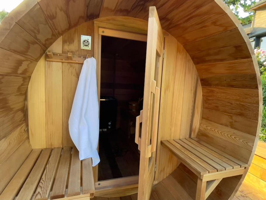 Gîte de charme pour couple avec sauna et jacuzzi extérieurs privatifs Peaugres Extérieur photo
