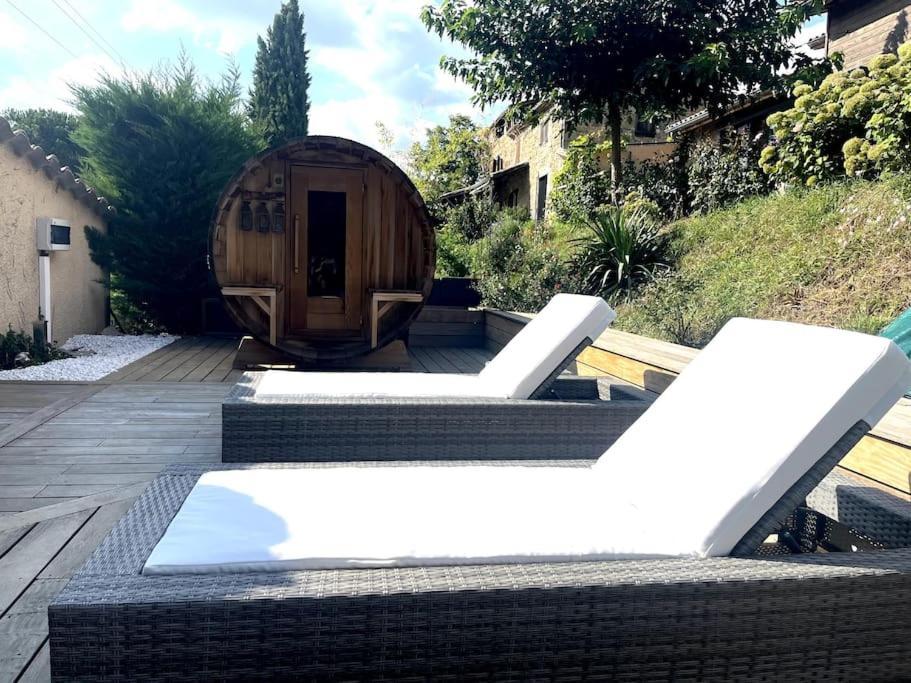 Gîte de charme pour couple avec sauna et jacuzzi extérieurs privatifs Peaugres Extérieur photo