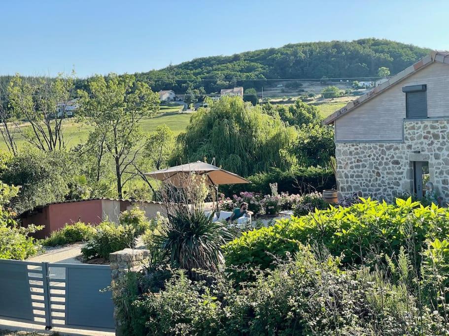 Gîte de charme pour couple avec sauna et jacuzzi extérieurs privatifs Peaugres Extérieur photo
