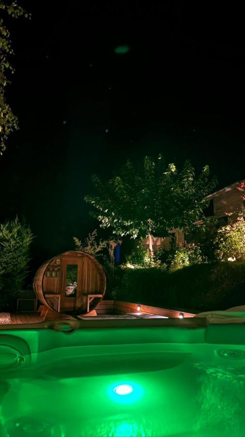 Gîte de charme pour couple avec sauna et jacuzzi extérieurs privatifs Peaugres Extérieur photo
